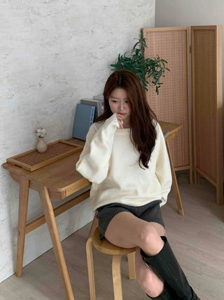 Comfort Volume Sleeve Basic Round Knit