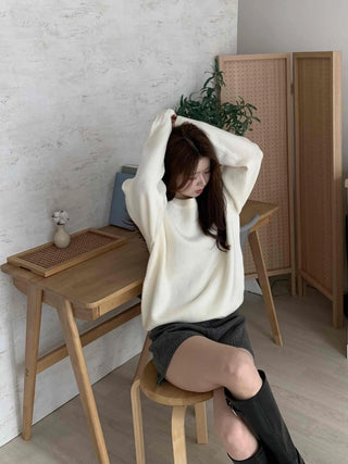 Comfort Volume Sleeve Basic Round Knit