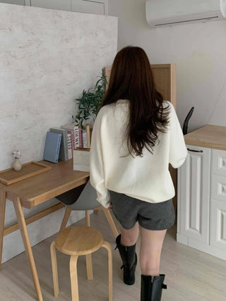 Comfort Volume Sleeve Basic Round Knit