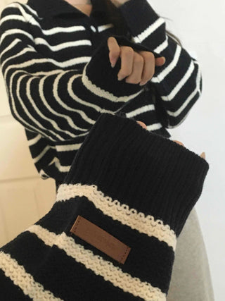 Asymmetrical Diagonal Stripe V-Neck Short Knit Cardigan