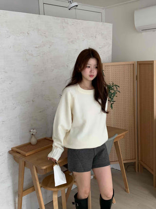 Relaxed Elastic Waist Knit Shorts