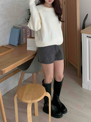Relaxed Elastic Waist Knit Shorts