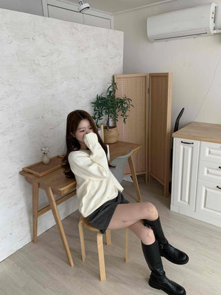 Relaxed Elastic Waist Knit Shorts