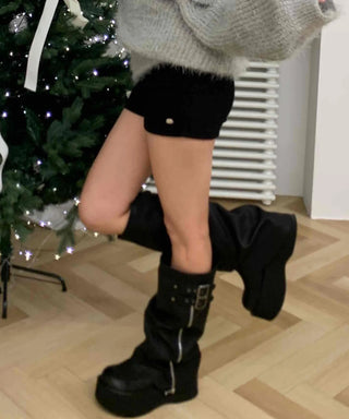 Elastic Suede Minimal Skinny High-Waisted Shorts