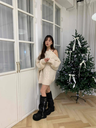 Off-shoulder Cable Knit Long Sleeve T-shirt