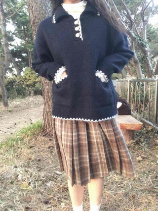 Sweet Pearl Color Block Round Neck Knit