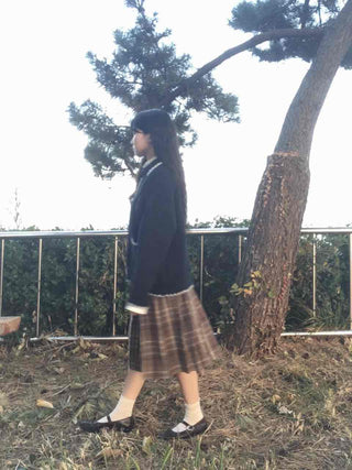 Sweet Pearl Color Block Round Neck Knit