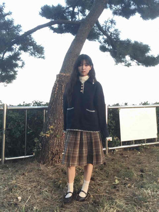 Sweet Pearl Color Block Round Neck Knit