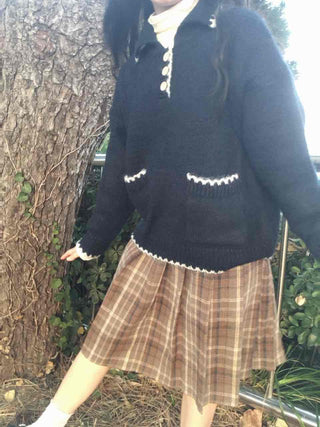 Sweet Pearl Color Block Round Neck Knit