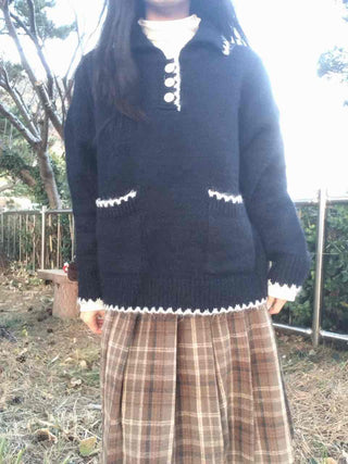 Sweet Pearl Color Block Round Neck Knit