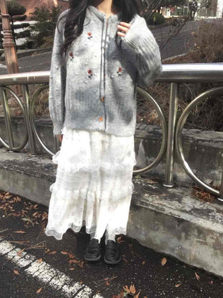 Round Knit Cardigan with Flower Embroidery Point