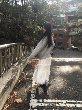 Round Knit Cardigan with Flower Embroidery Point