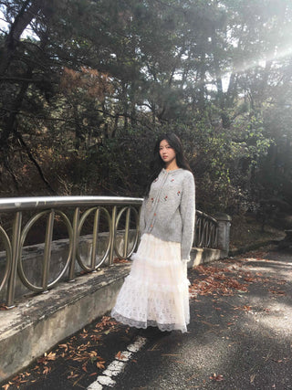 Round Knit Cardigan with Flower Embroidery Point