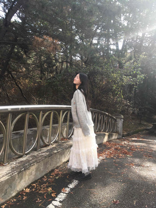 Round Knit Cardigan with Flower Embroidery Point