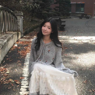 Round Knit Cardigan with Flower Embroidery Point