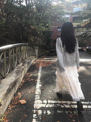 Round Knit Cardigan with Flower Embroidery Point