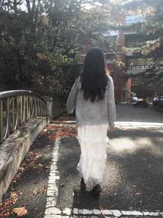 Round Knit Cardigan with Flower Embroidery Point