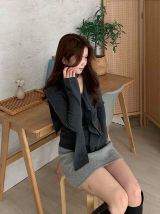 Front Ruffle Tie V-Neck Knit Scarf Set