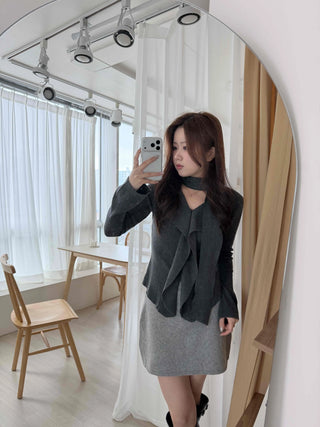 Front Ruffle Tie V-Neck Knit Scarf Set