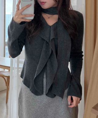 Front Ruffle Tie V-Neck Knit Scarf Set