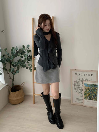 Front Ruffle Tie V-Neck Knit Scarf Set