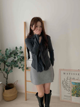 Front Ruffle Tie V-Neck Knit Scarf Set
