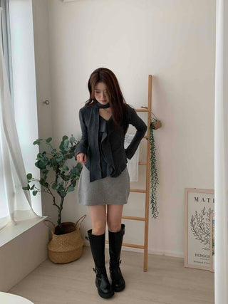 Front Ruffle Tie V-Neck Knit Scarf Set