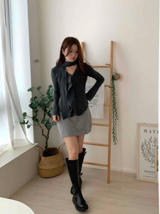 Front Ruffle Tie V-Neck Knit Scarf Set