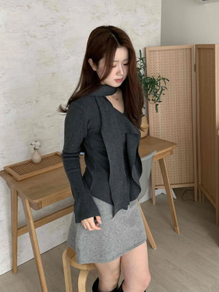 Front Ruffle Tie V-Neck Knit Scarf Set