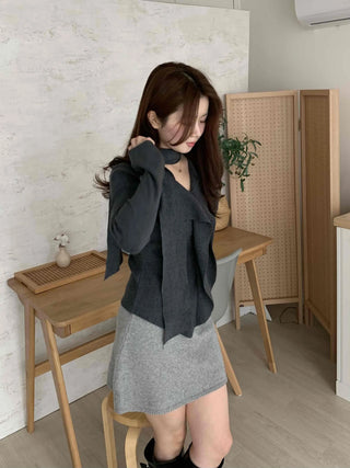 Front Ruffle Tie V-Neck Knit Scarf Set