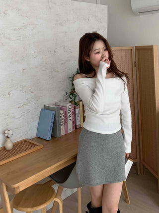 Off-shoulder Slim Drape Brushed Long Sleeve T-shirt
