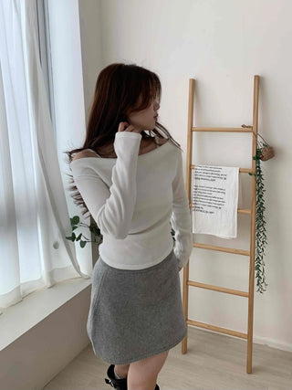 Off-shoulder Slim Drape Brushed Long Sleeve T-shirt