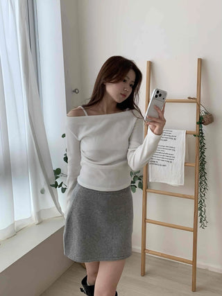 Off-shoulder Slim Drape Brushed Long Sleeve T-shirt