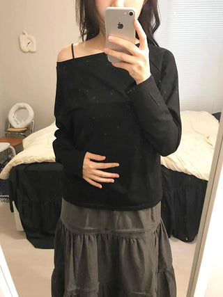 Delicate Fit Off-Shoulder Slim Fit Long Sleeve T-shirt