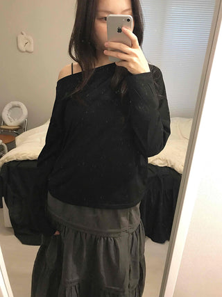 Delicate Fit Off-Shoulder Slim Fit Long Sleeve T-shirt