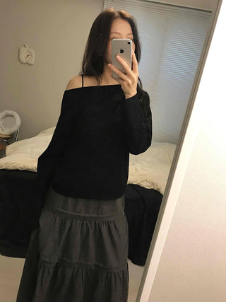 Delicate Fit Off-Shoulder Slim Fit Long Sleeve T-shirt