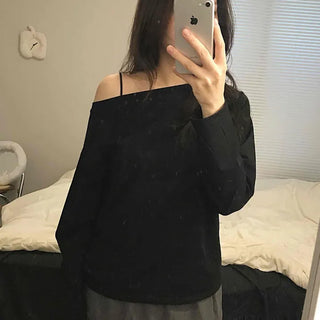 Delicate Fit Off-Shoulder Slim Fit Long Sleeve T-shirt