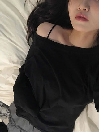 Delicate Fit Off-Shoulder Slim Fit Long Sleeve T-shirt
