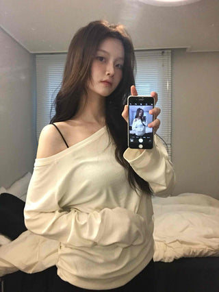 Soft Delicate Fit One-Shoulder Drop Long Sleeve T-shirt