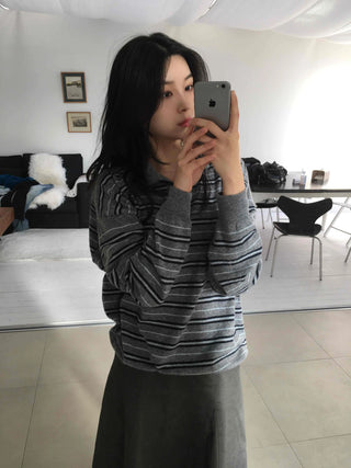 Shirred Sleeve Horizontal Stripe Round Long Sleeve Knit T-shirt