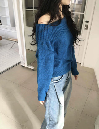 Slim Off-Shoulder Ribbed Knit