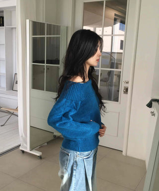 Slim Off-Shoulder Ribbed Knit