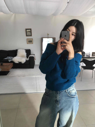 Slim Off-Shoulder Ribbed Knit