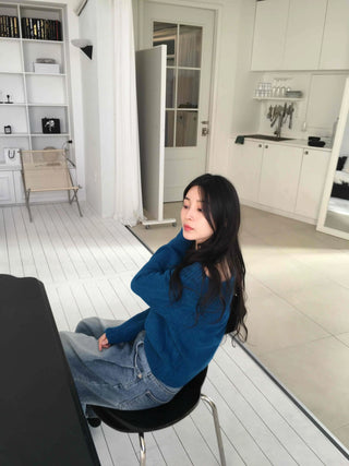 Slim Off-Shoulder Ribbed Knit