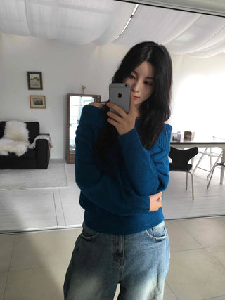 Slim Off-Shoulder Ribbed Knit