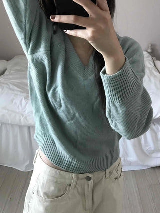 Soft Cable V-Neck Drop Shoulder Crop Knit