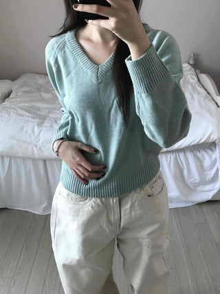 Soft Cable V-Neck Drop Shoulder Crop Knit