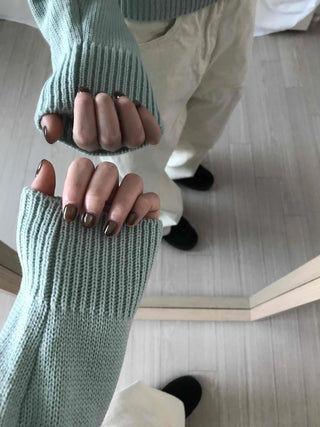 Soft Cable V-Neck Drop Shoulder Crop Knit