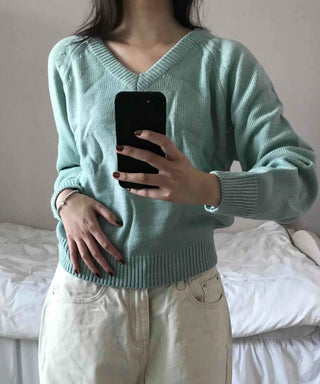 Soft Cable V-Neck Drop Shoulder Crop Knit
