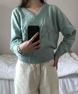 Soft Cable V-Neck Drop Shoulder Crop Knit